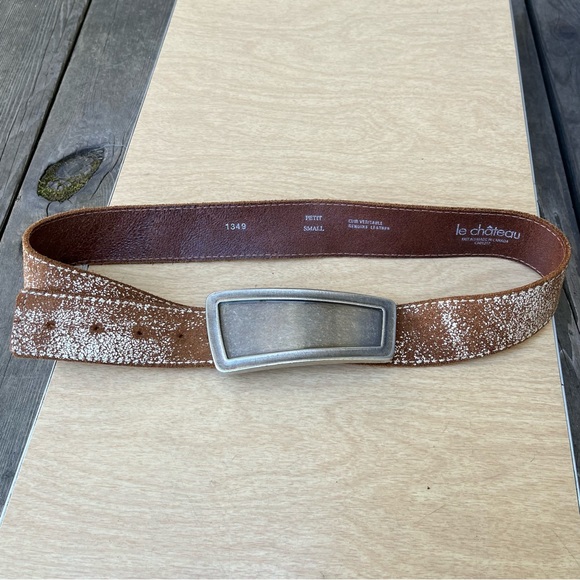 Le Chateau Brown Leather Shabby Distressed Belt With Silver Tone Buckle Sz S - Picture 2 of 16